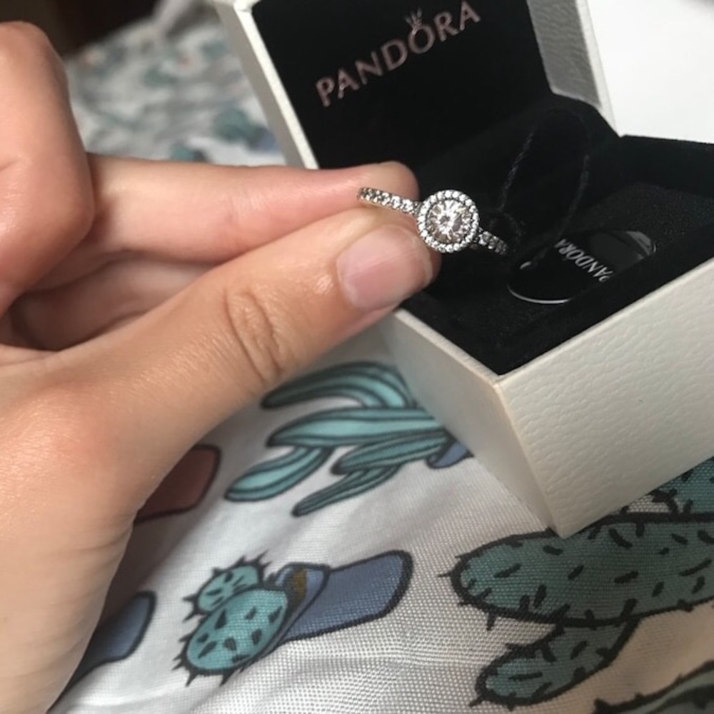 BRAND NEW PANDORA RING - Picture 3 of 5